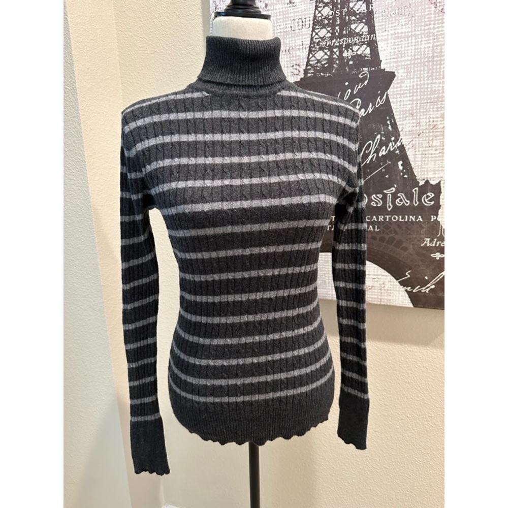 🌹Fabulous vintage F21 sweater EUC